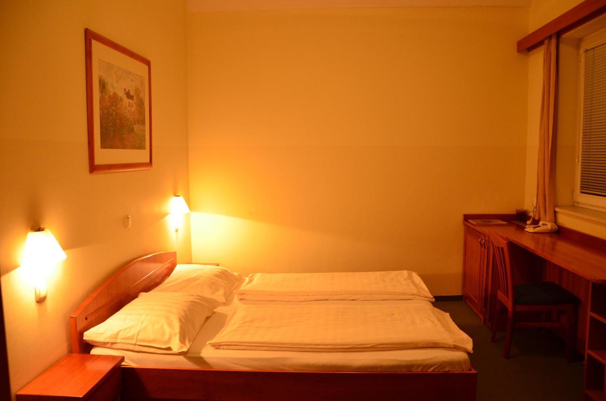 Hotel Bajt Maribor Buitenkant foto